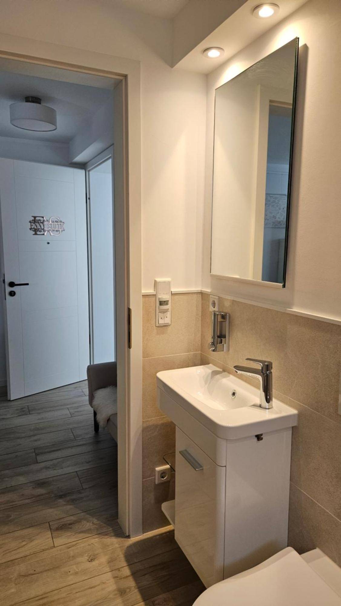 Enny Suite Apartment Im Schoenen Rheinland Lohmar Dış mekan fotoğraf